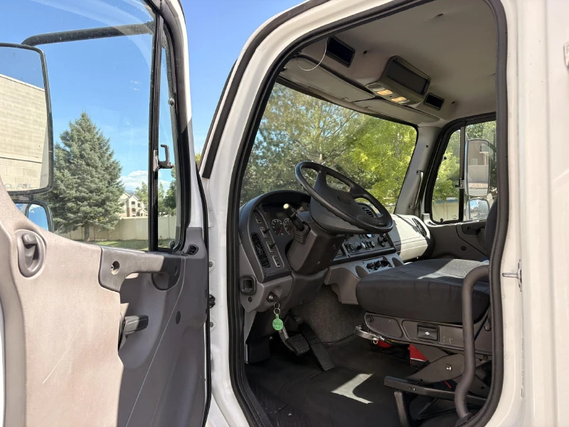 2015 FREIGHTLINER BUSINESS CLASS M2 106