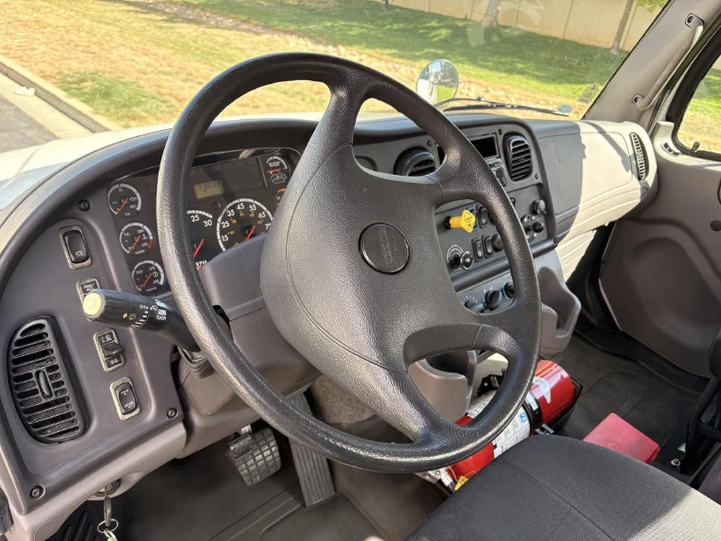 2015 FREIGHTLINER BUSINESS CLASS M2 106