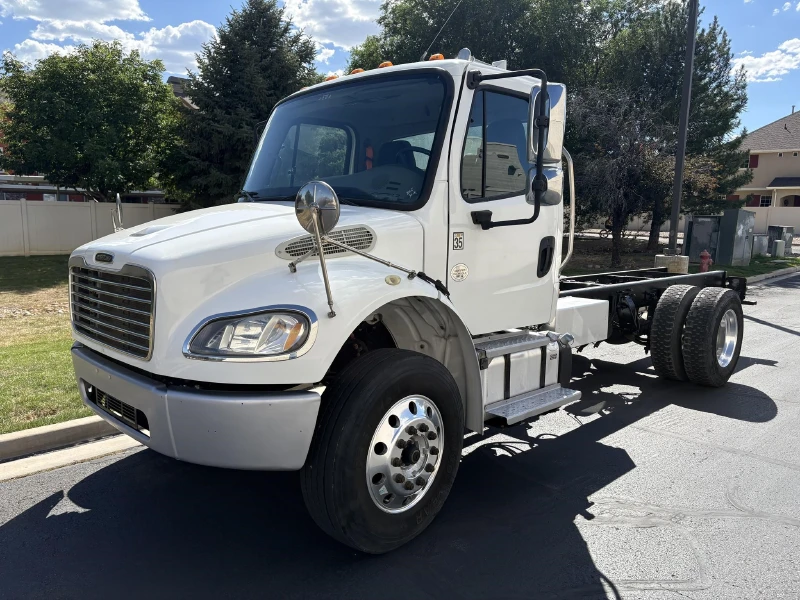 2015 FREIGHTLINER BUSINESS CLASS M2 106