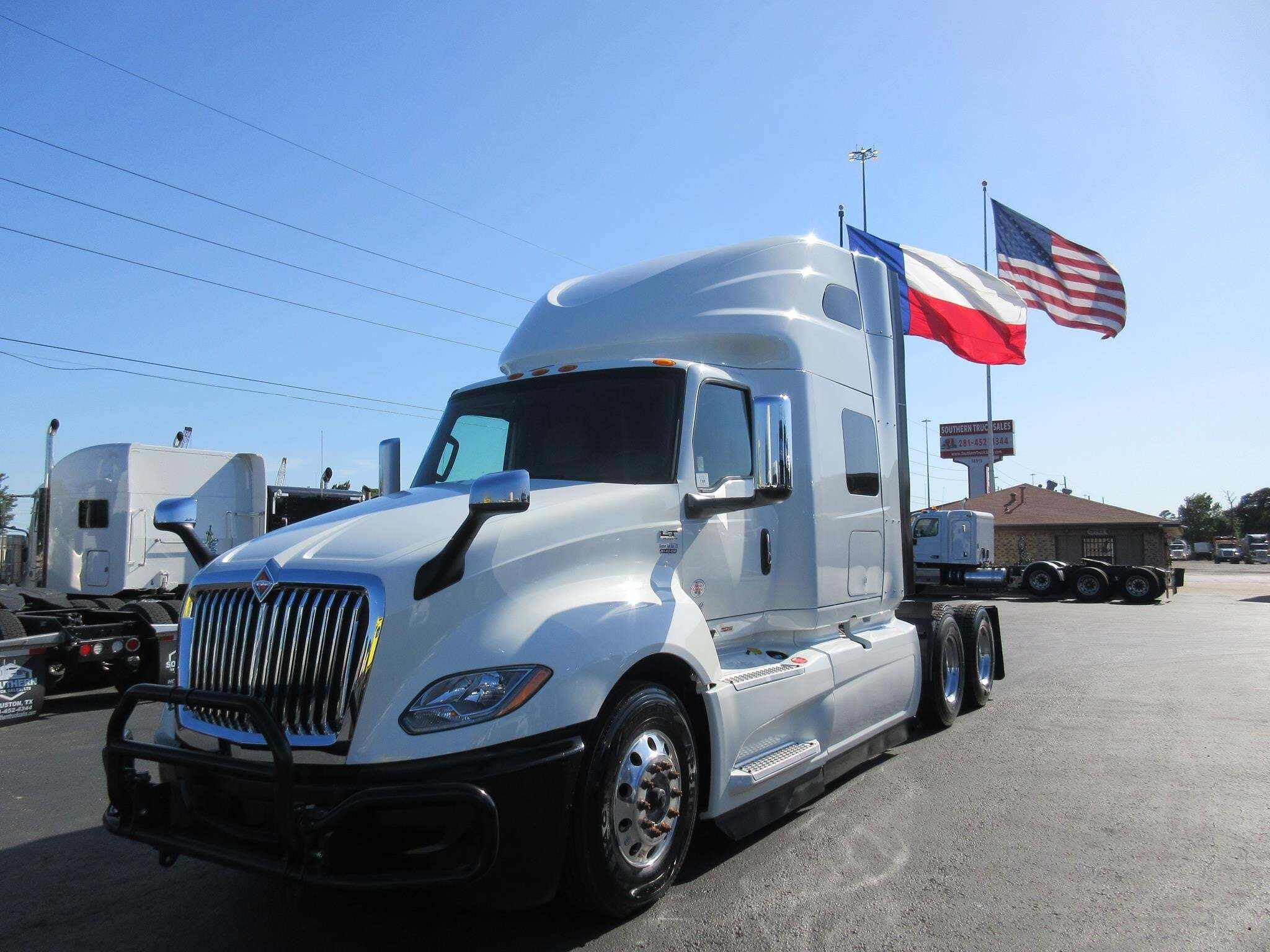 2023 INTERNATIONAL LT in Channelview, TX