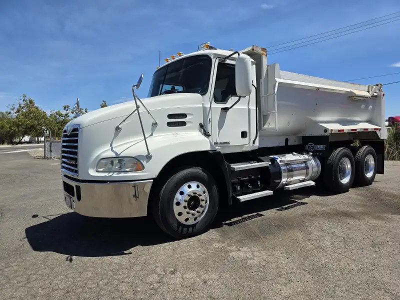 2015 MACK PINNACLE CXU613