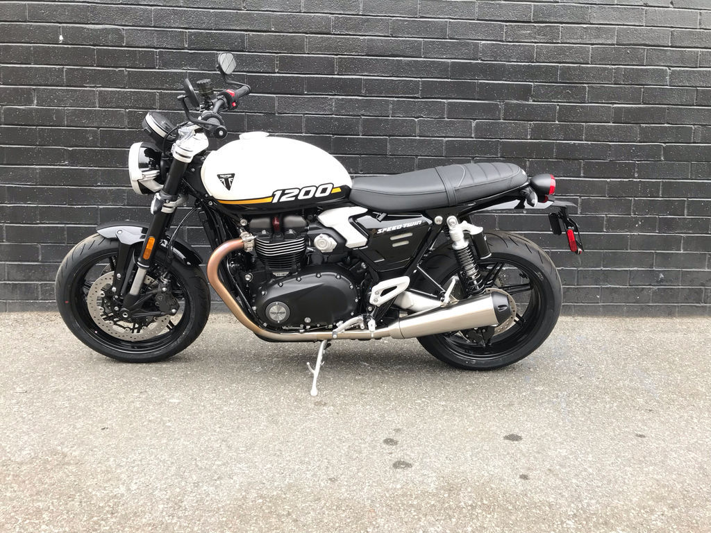 2025 Triumph Speed Twin 1200 Crystal White/Sapphire Black in Romney, WV