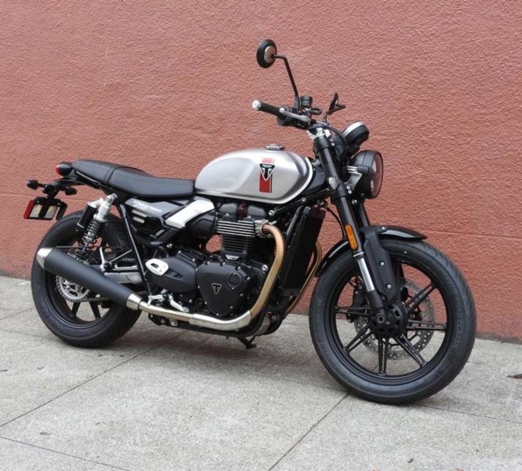 2025 Triumph Speed Twin 900 Aluminium Silver/Carnival Red/Jet Black BASE in Romney, WV