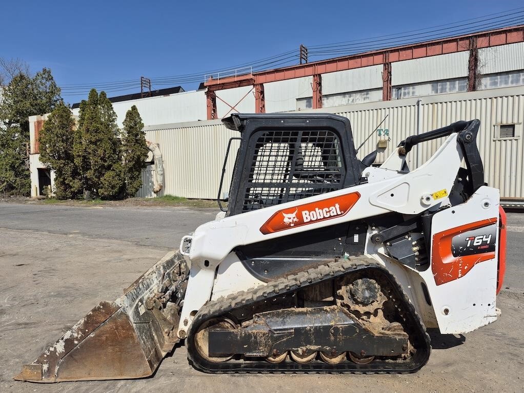 2021 BOBCAT T64 in Essington, PA