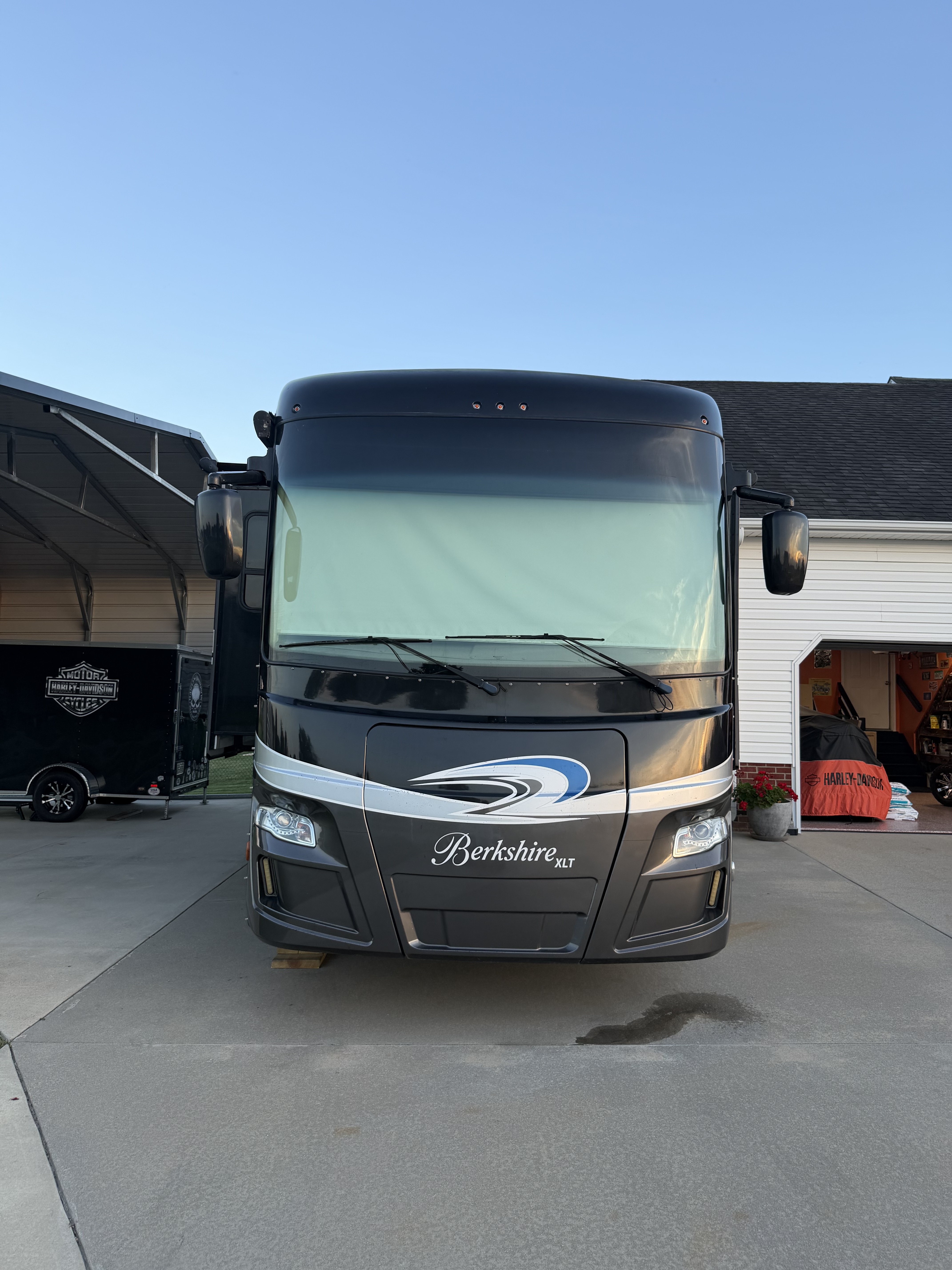 2018 Forest River BERKSHIRE XLT 43C RV