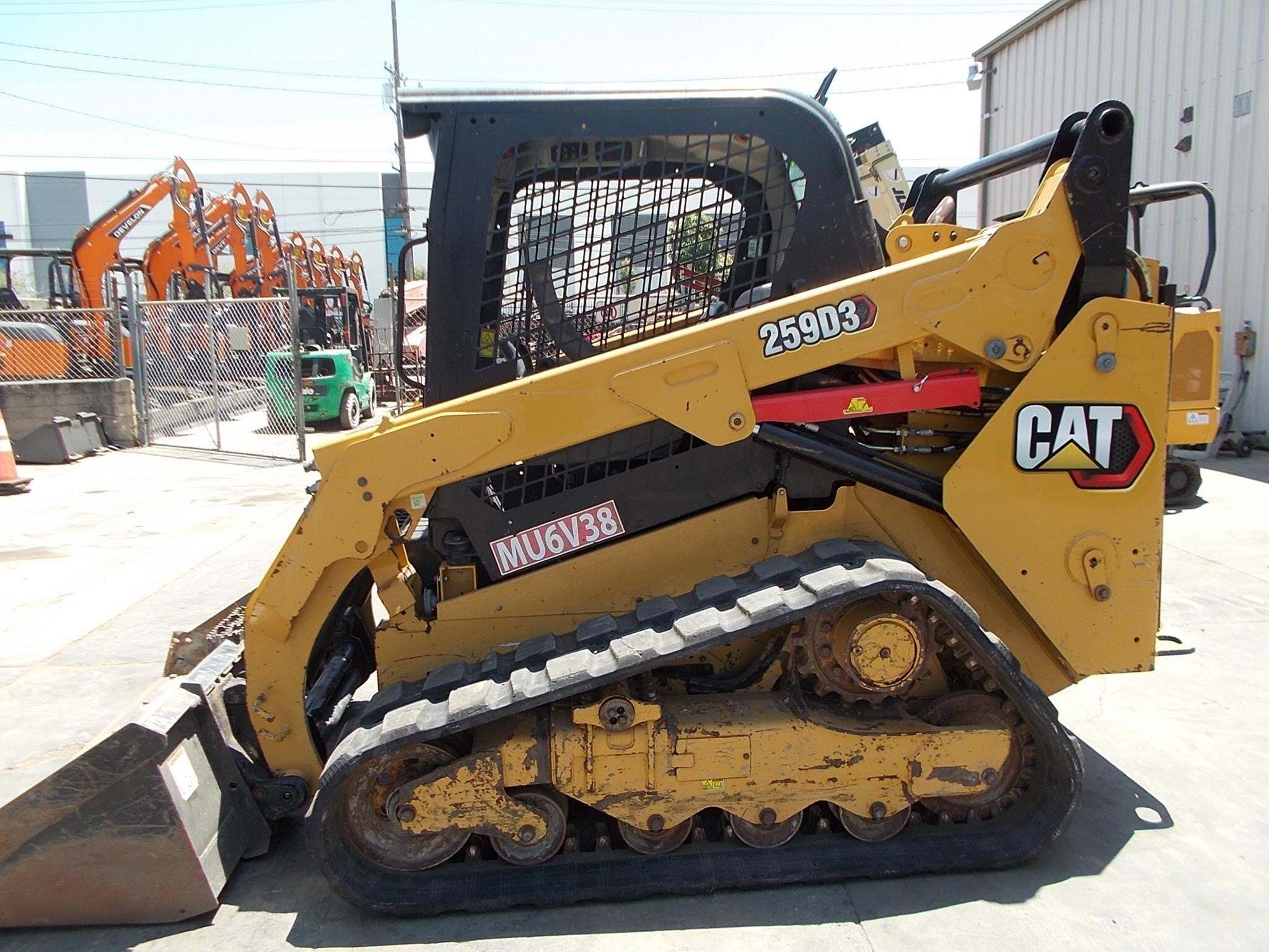2020 CATERPILLAR 259D3 in Long Beach, CA