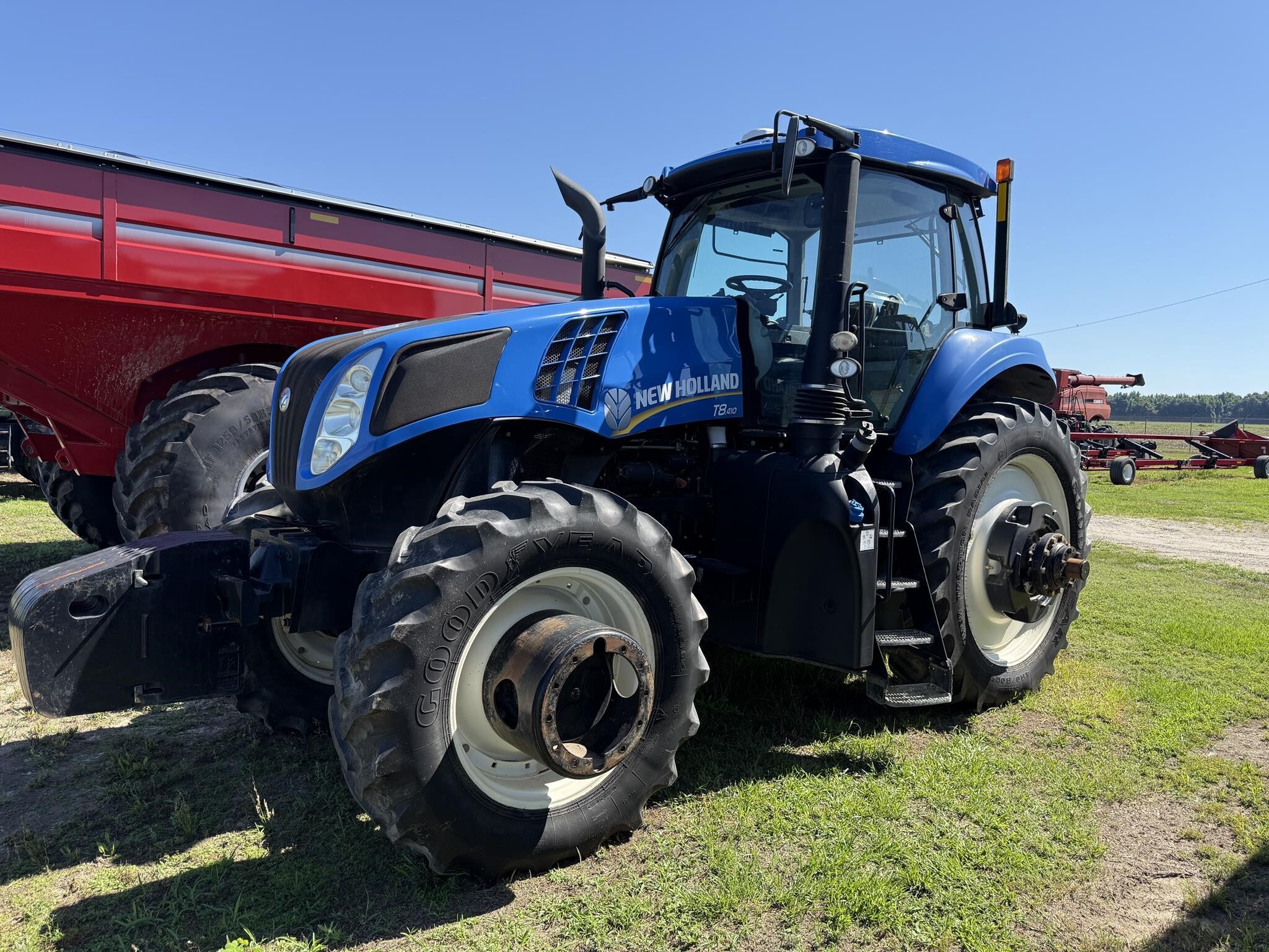2015 NEW HOLLAND T8.410 in Bishopville, SC
