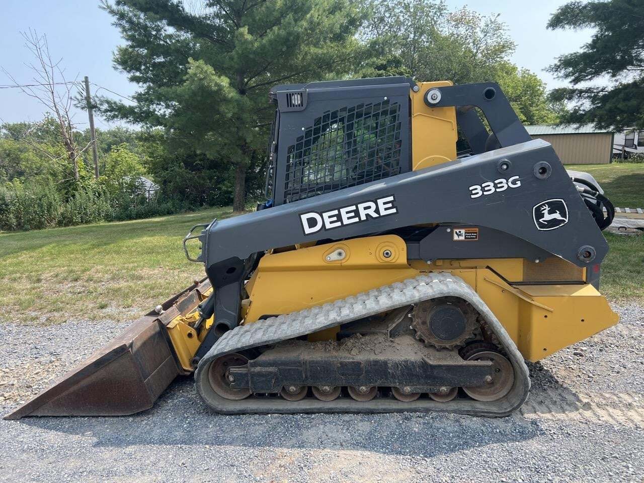 2018 DEERE 333G in Manheim, PA