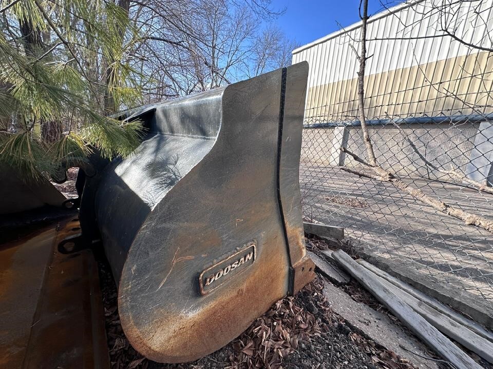 2018 DEVELON Attachment in Shakopee, MN