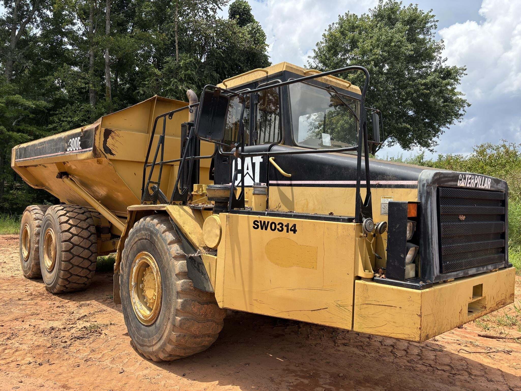 1998 CATERPILLAR D300E in Rockwell, NC