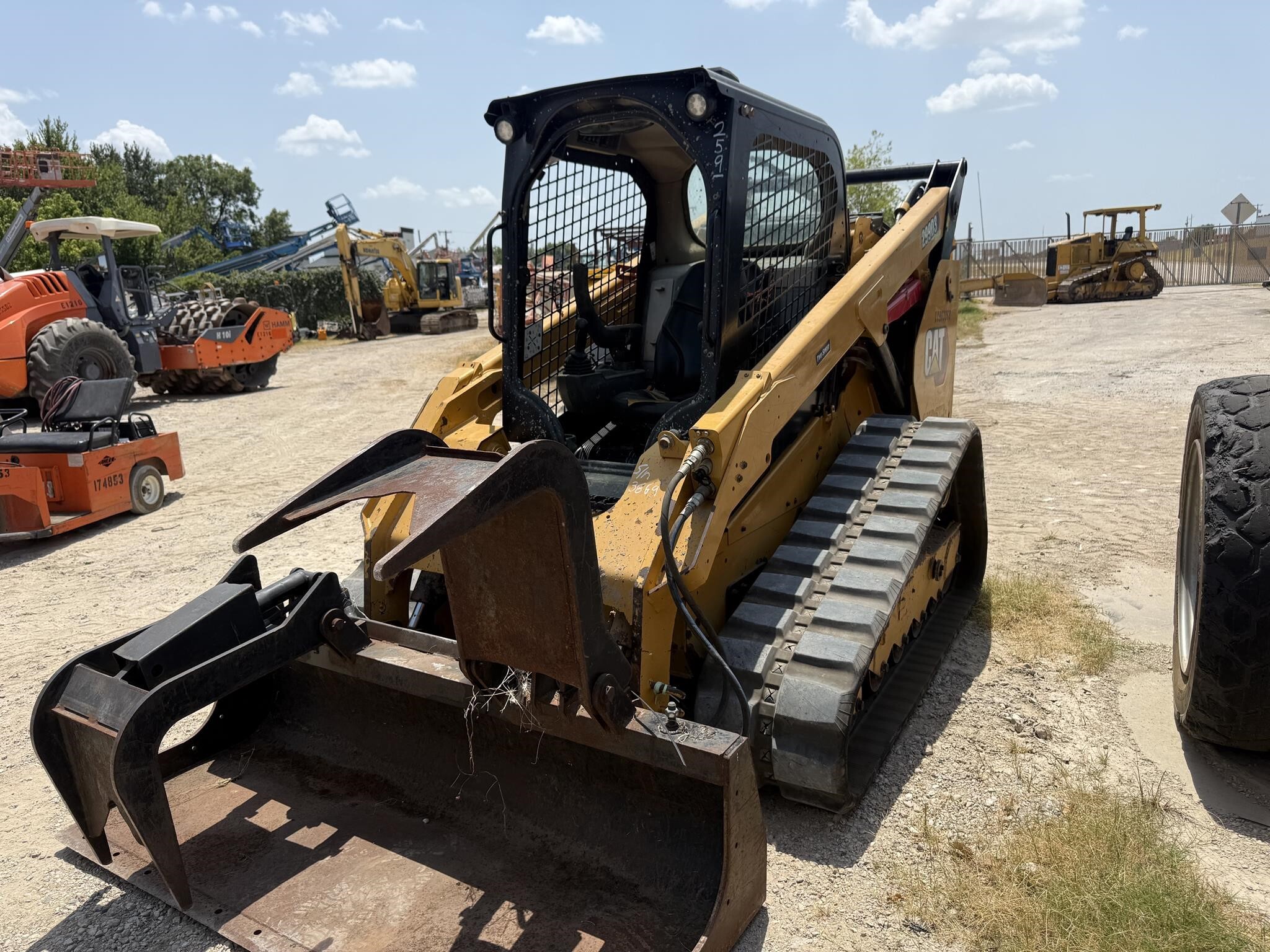 2021 CATERPILLAR 299D3 in Irving, TX