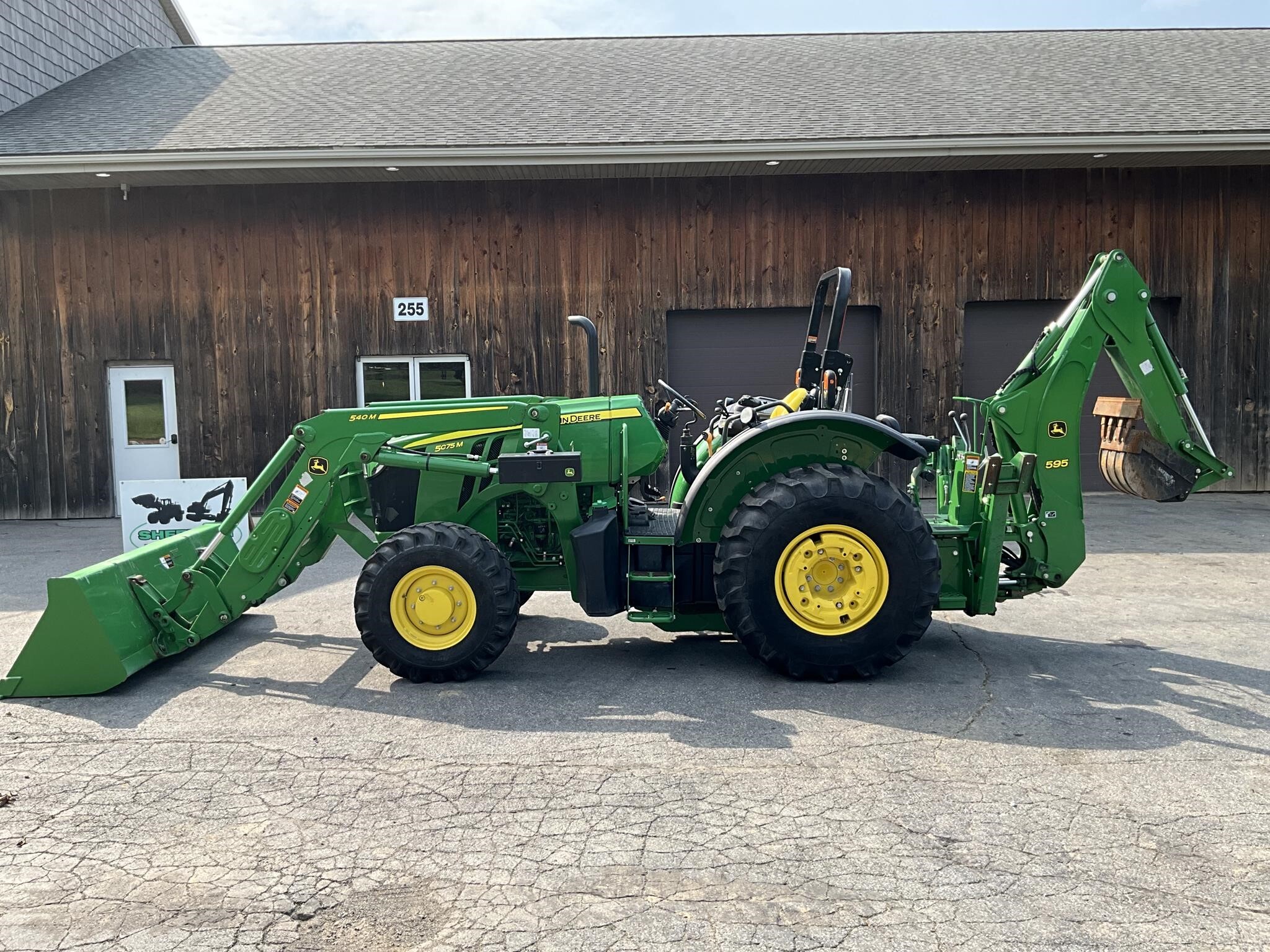 2023 JOHN DEERE 5075M in Conestoga, PA