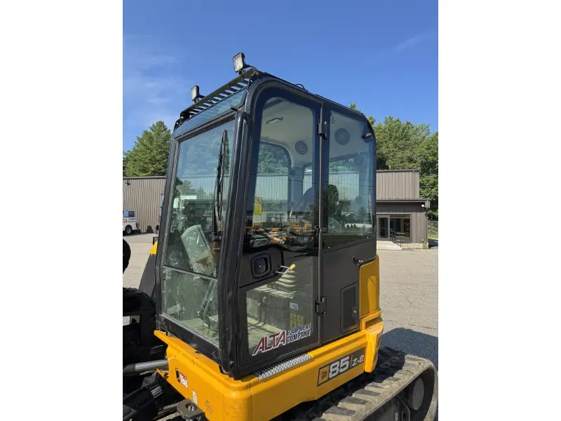 2022 JCB 85Z-2