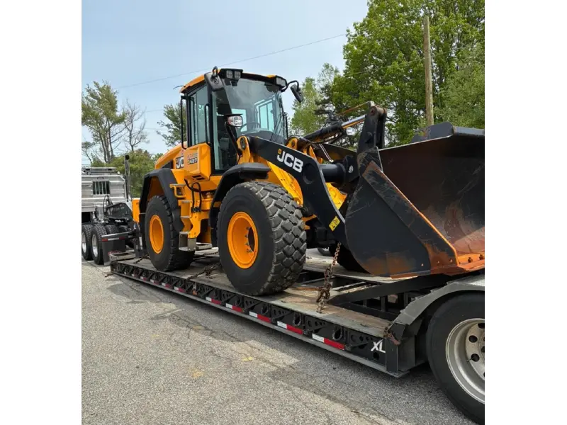 2023 JCB 427ZX