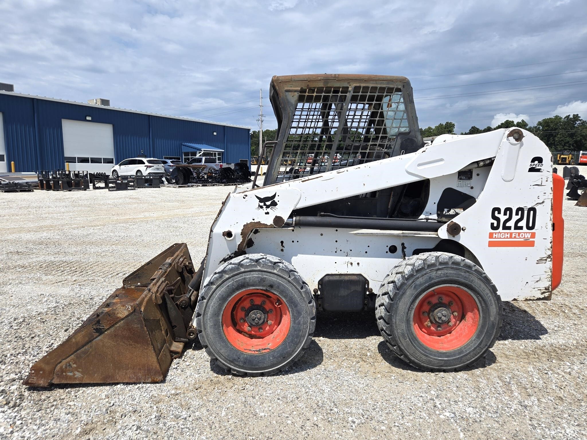 2005 BOBCAT S220 in Wentzville, MO