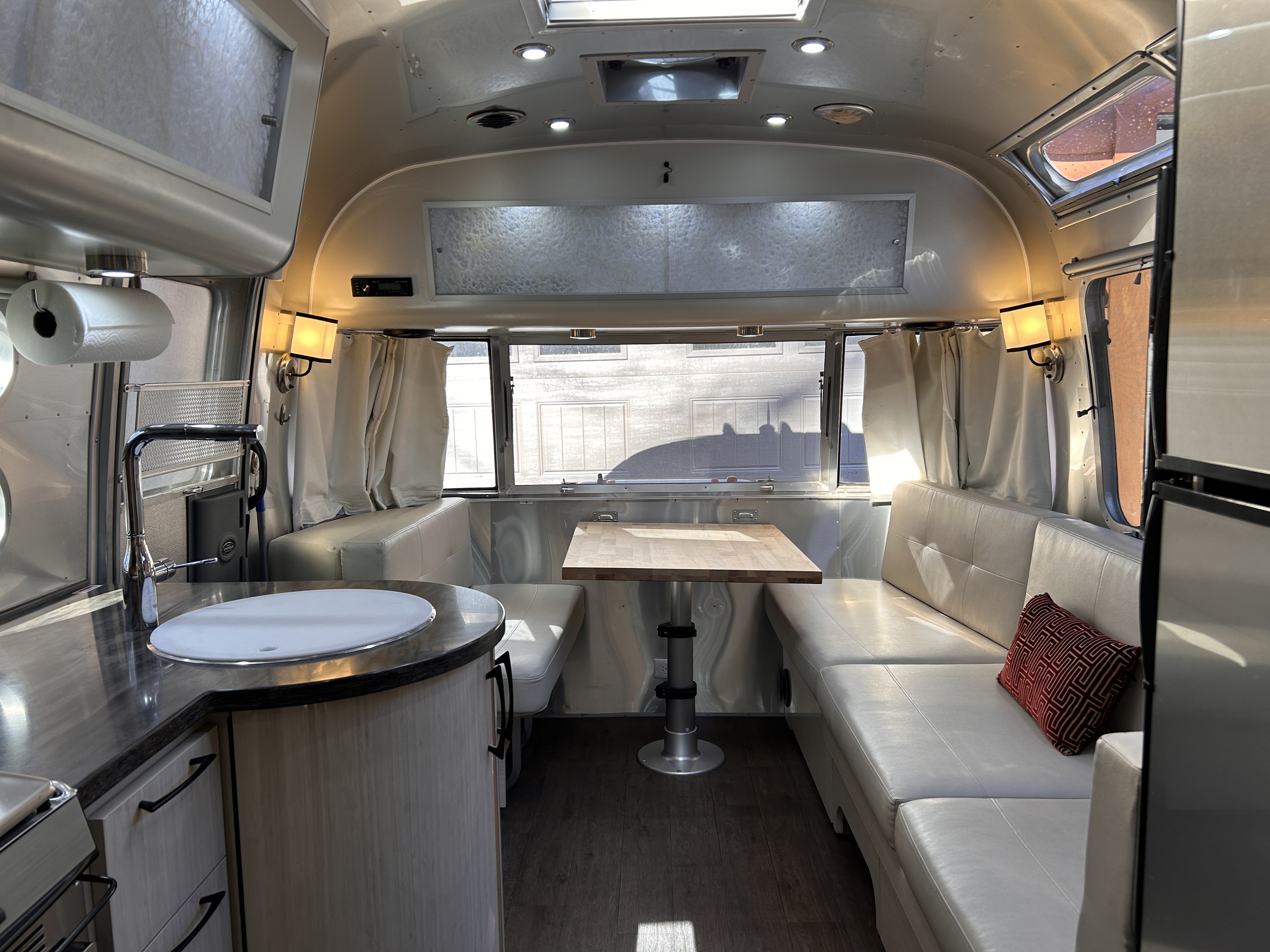 2019 Airstream INTERNATIONAL SERENITY 25FBT in leesburg VA