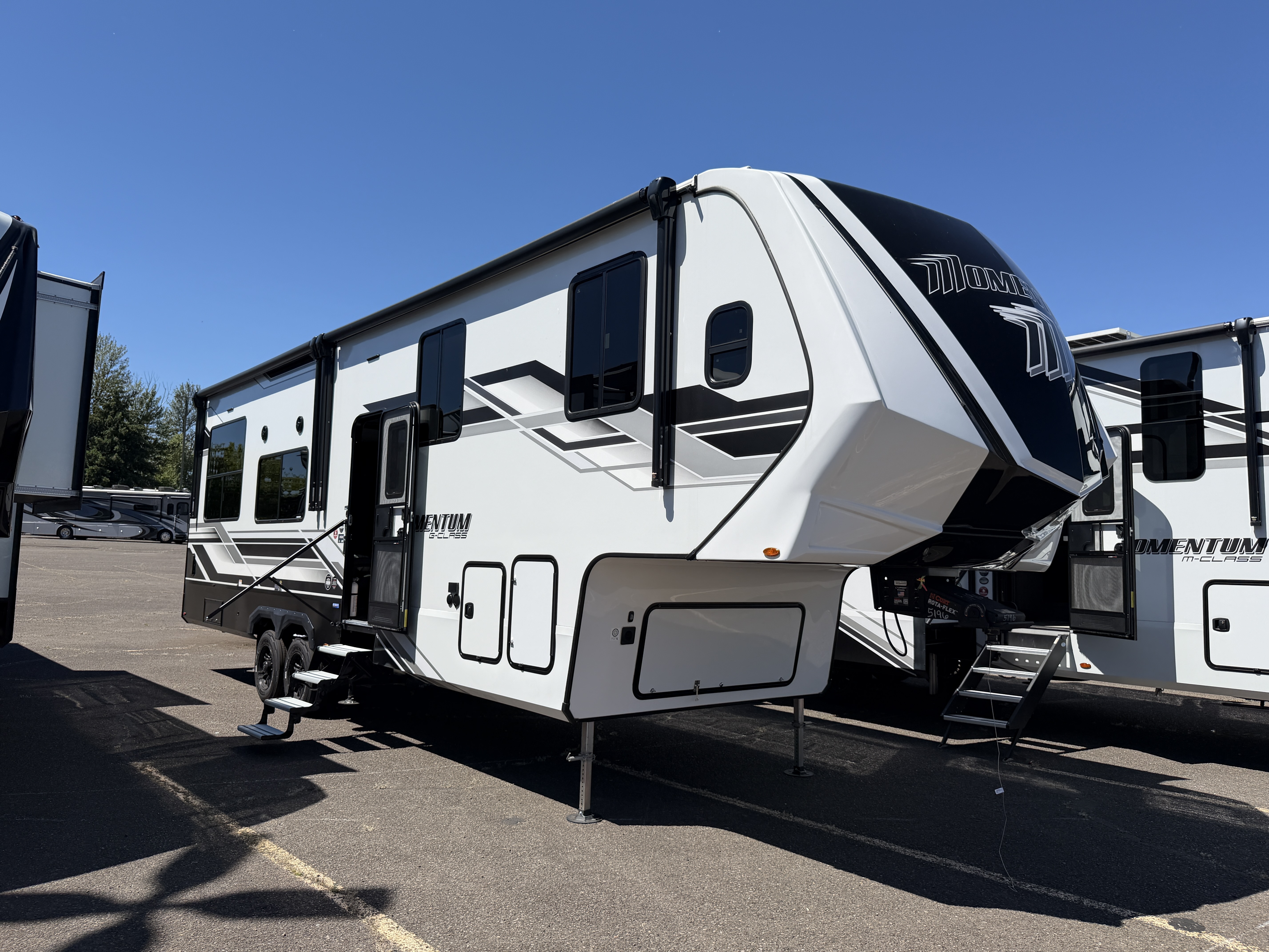 2026 Grand Design Momentum G-Class 325G in fife WA
