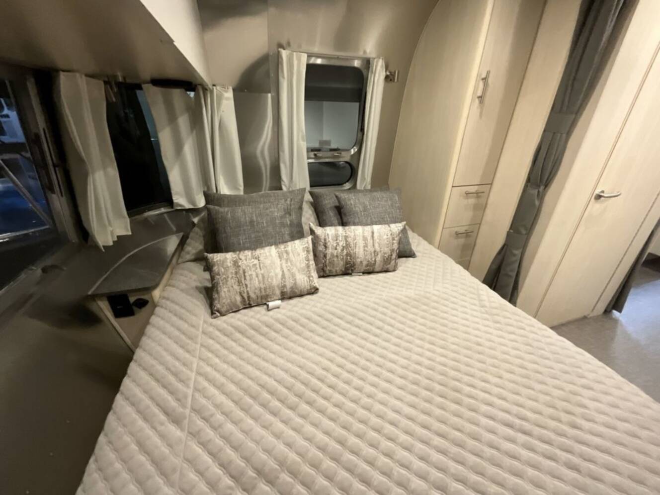 A photo of this 2026 Airstream Flying Cloud 25FB