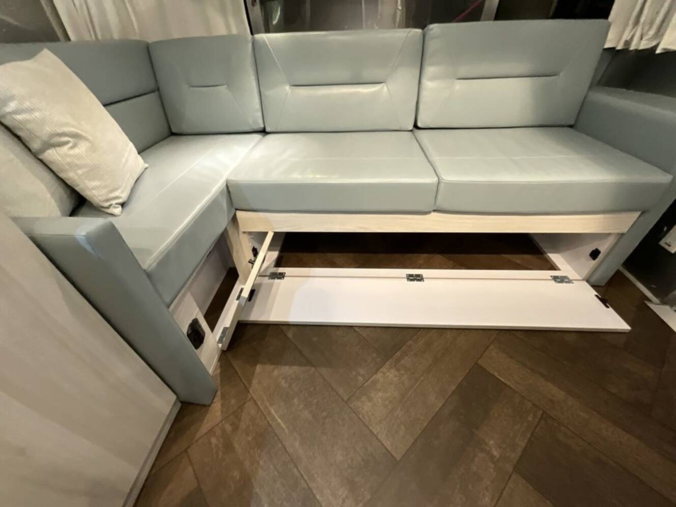 A photo of this 2026 Airstream International 28RB