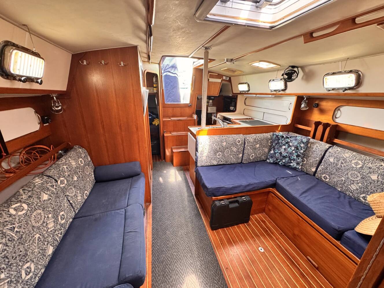A photo of this 2002 Caliber 40 Lrc Series