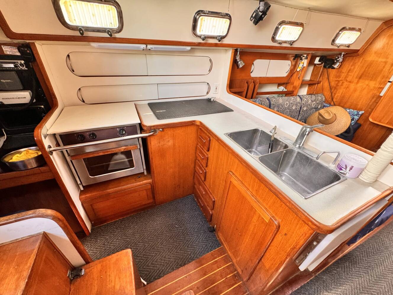 A photo of this 2002 Caliber 40 Lrc Series
