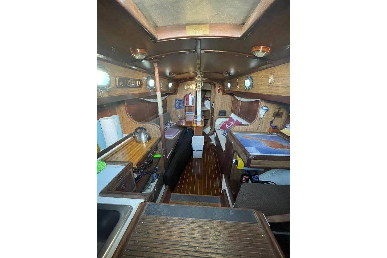 A photo of this 1977 Custom Bodega 30