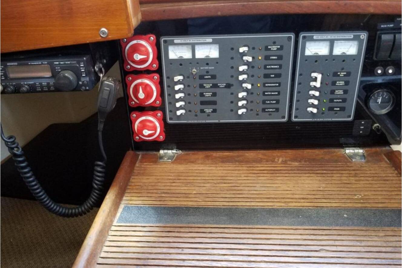 A photo of this 1977 Custom Bodega 30