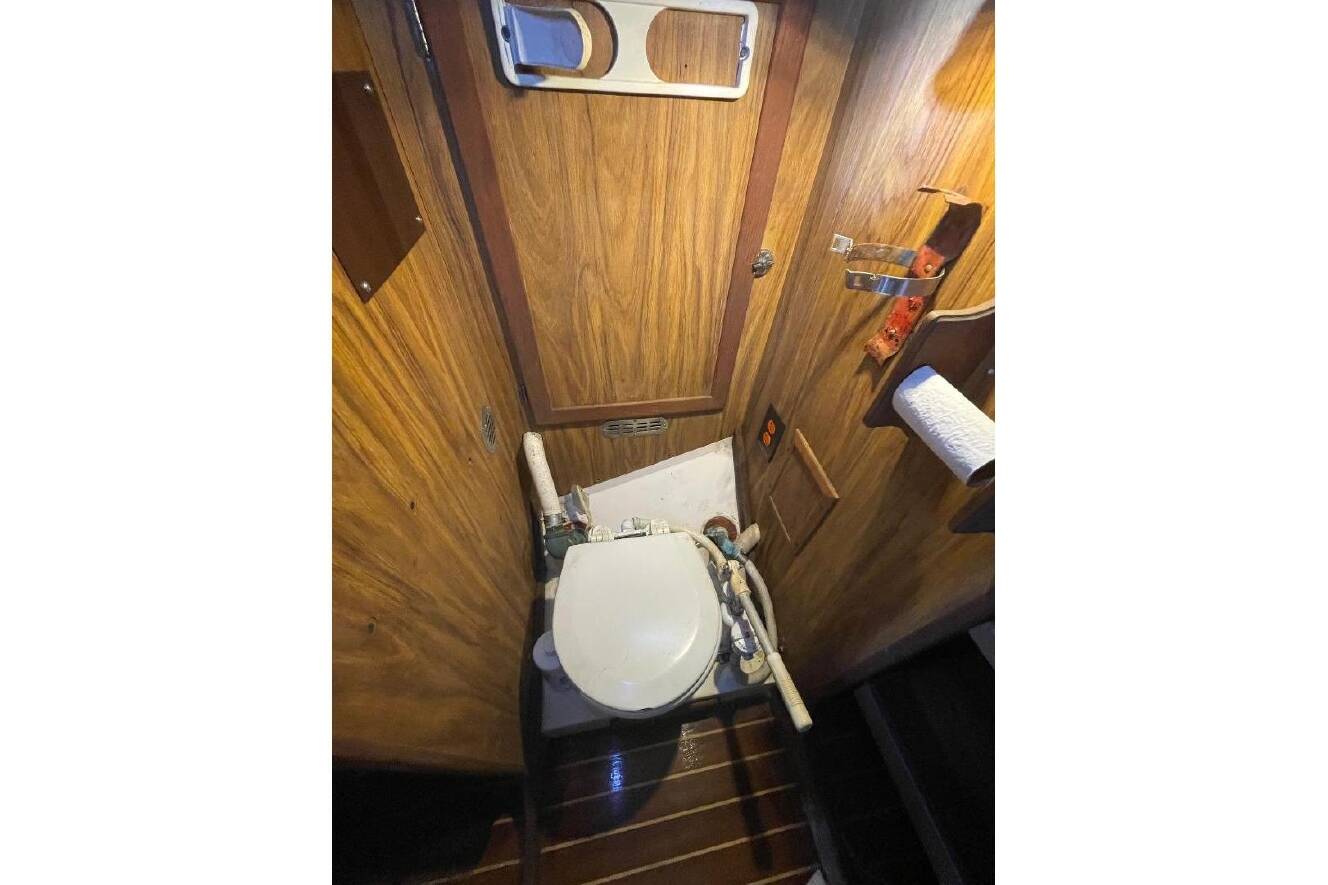 A photo of this 1977 Custom Bodega 30