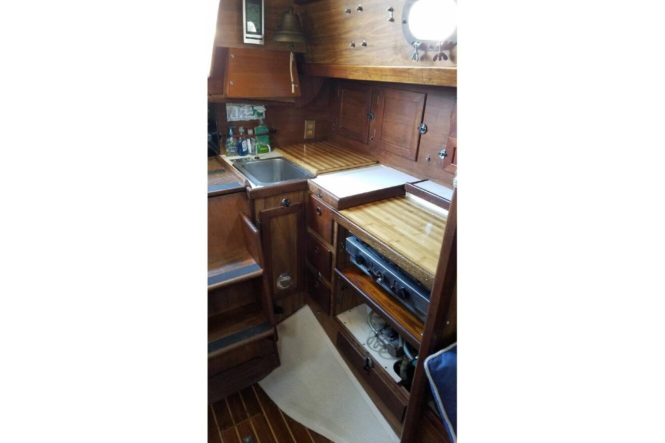 A photo of this 1977 Custom Bodega 30