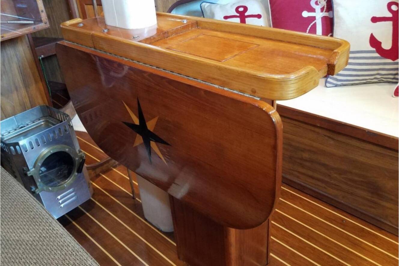 A photo of this 1977 Custom Bodega 30