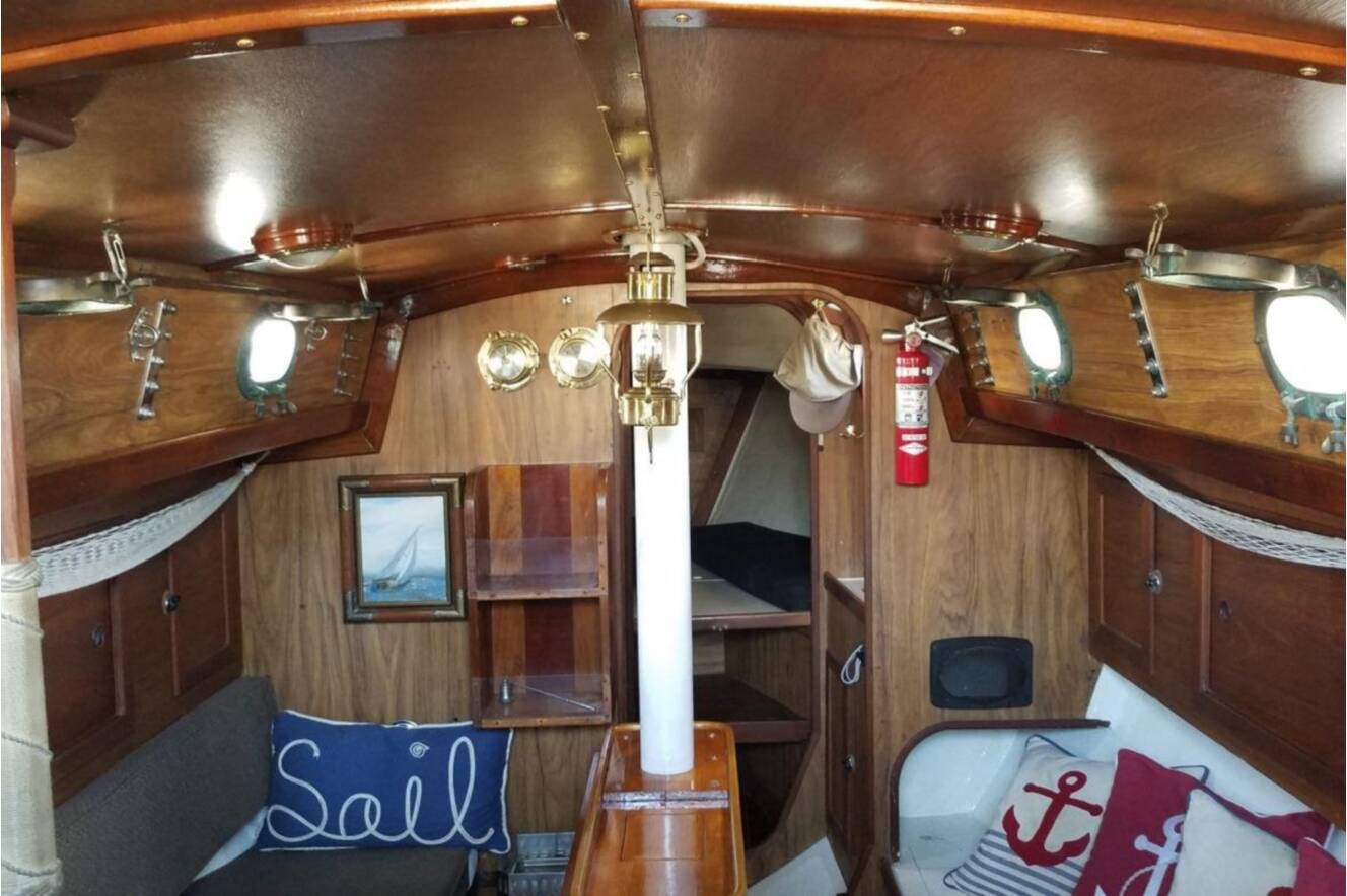 A photo of this 1977 Custom Bodega 30