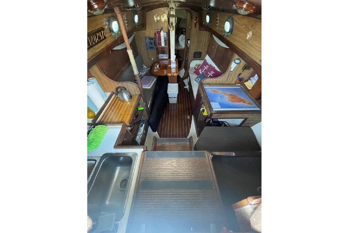 A photo of this 1977 Custom Bodega 30