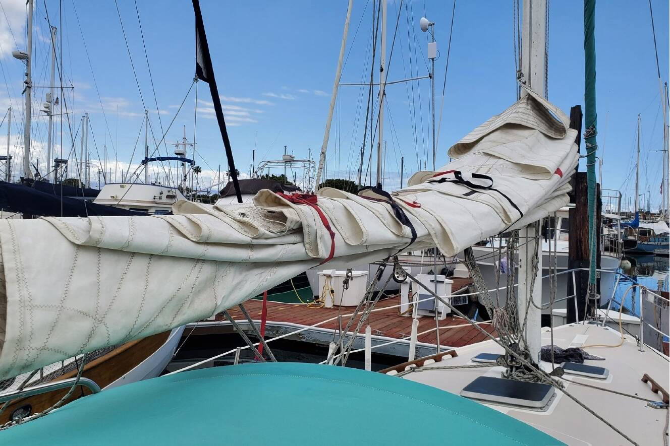 A photo of this 1987 Catalina 36