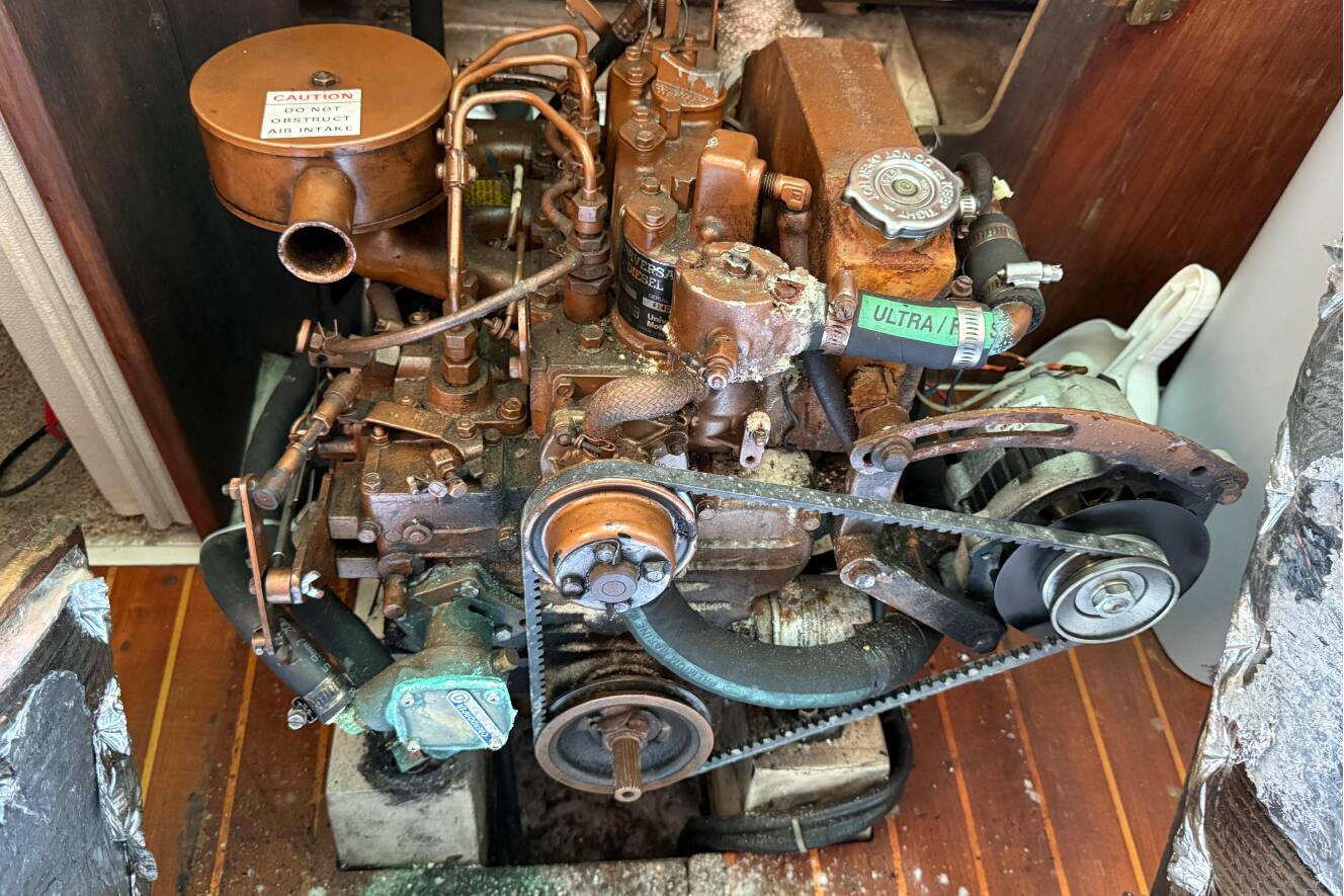 A photo of this 1987 Catalina 36