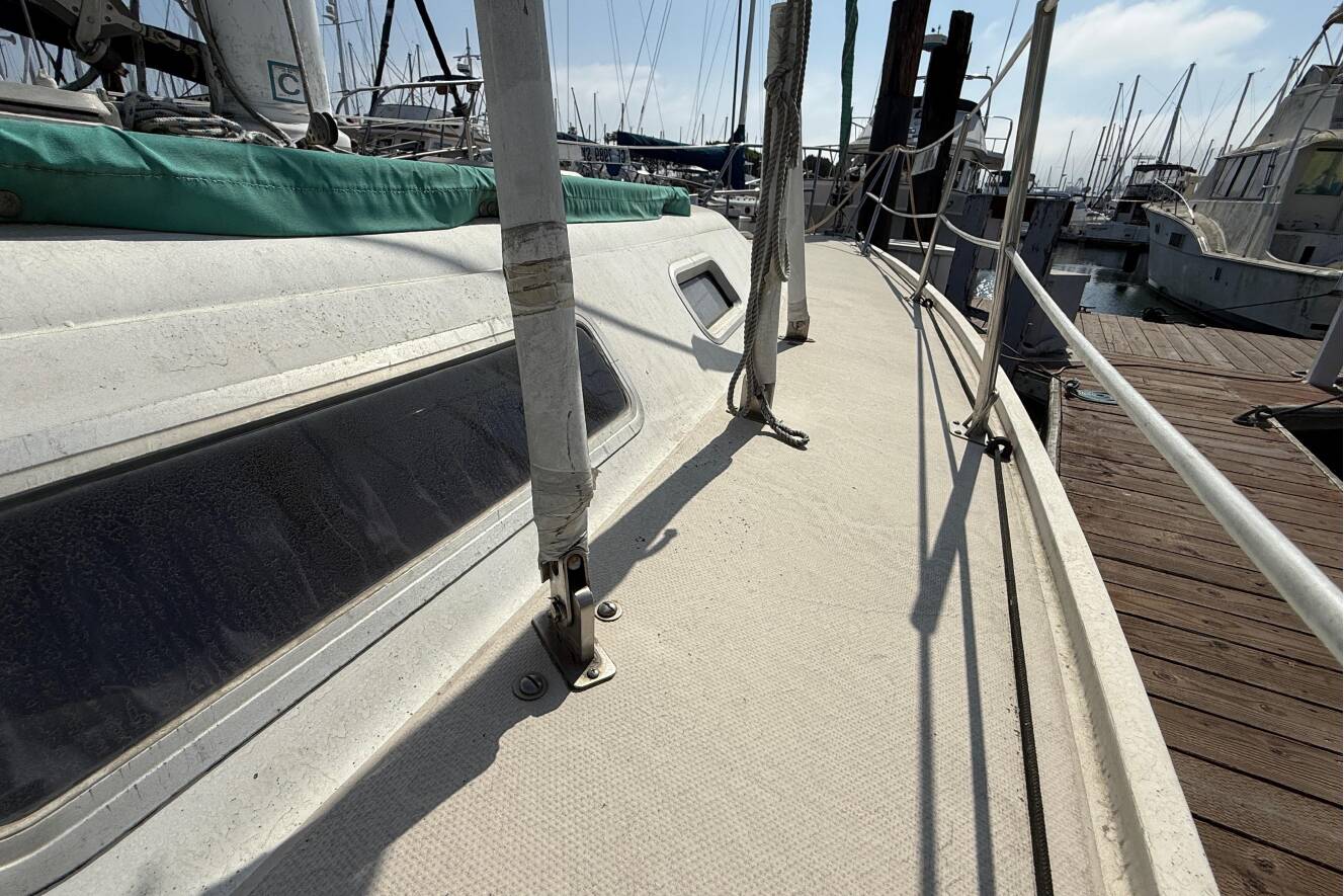 A photo of this 1987 Catalina 36