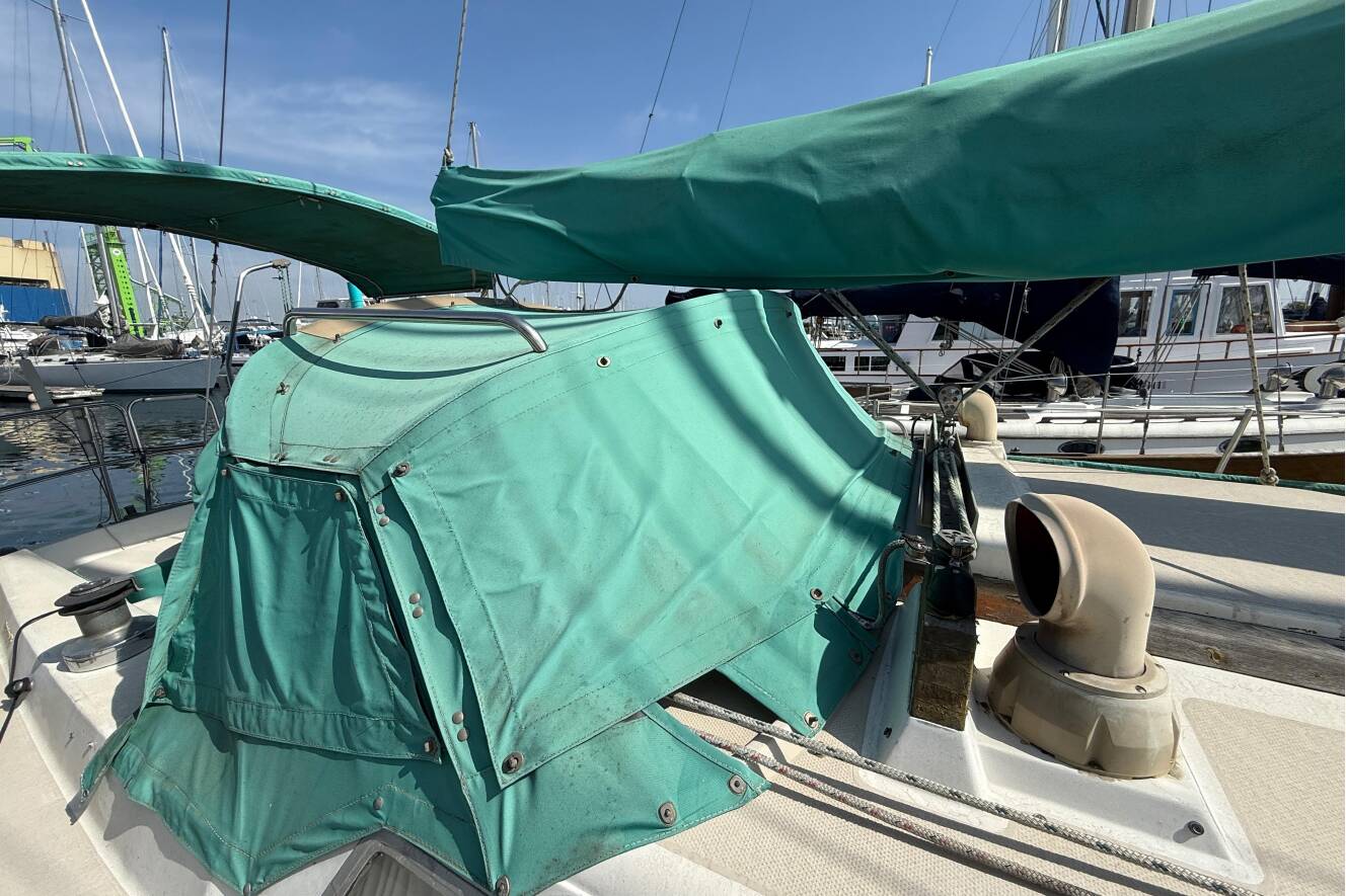 A photo of this 1987 Catalina 36