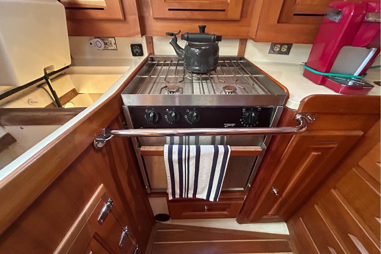 A photo of this 2003 Tartan 4400 LS
