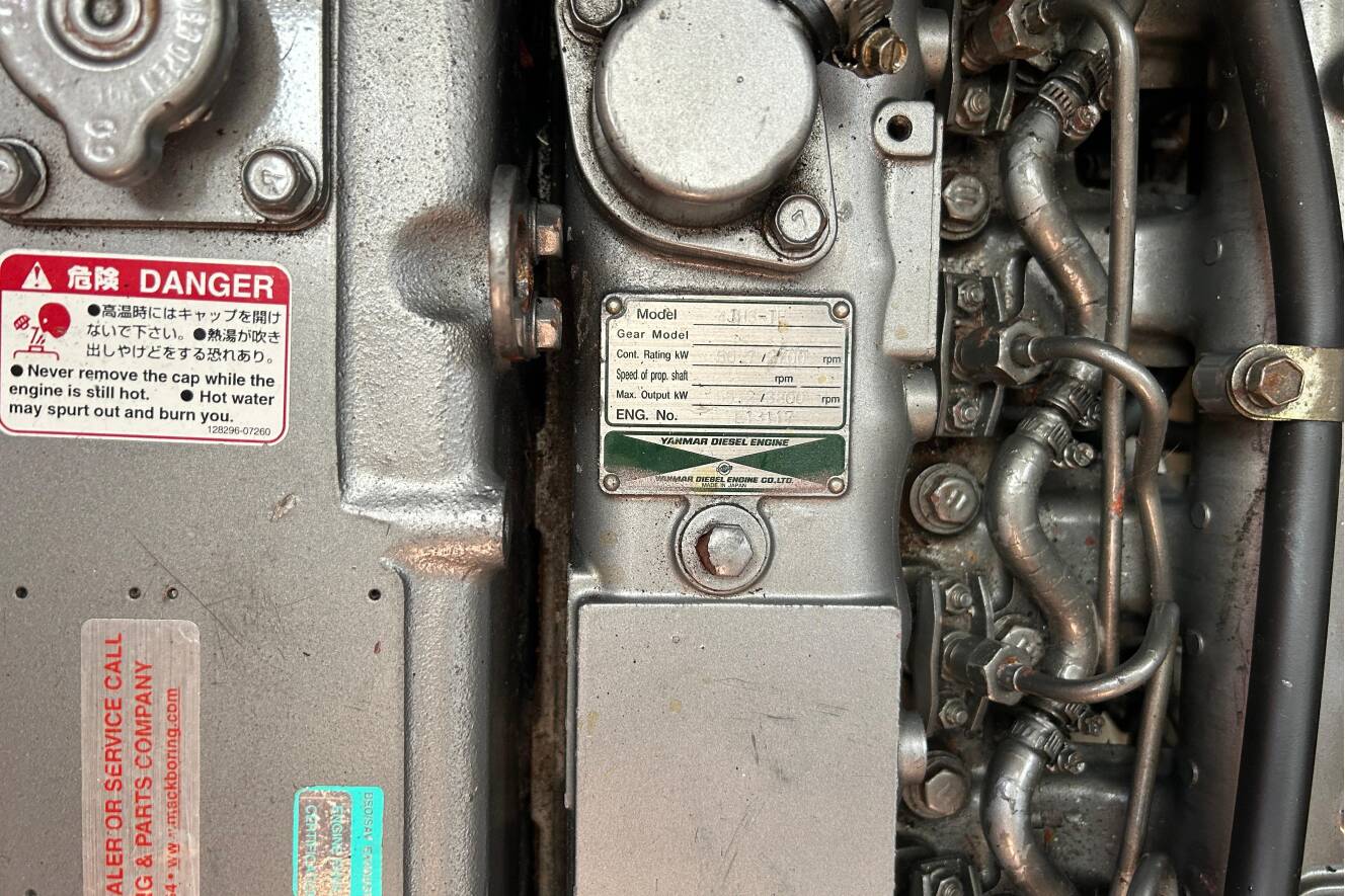 A photo of this 2003 Tartan 4400 LS