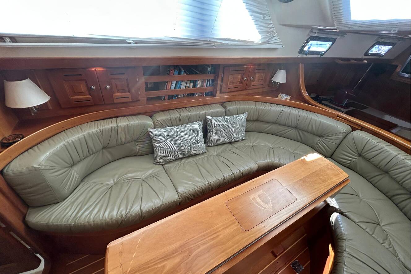 A photo of this 2003 Tartan 4400 LS