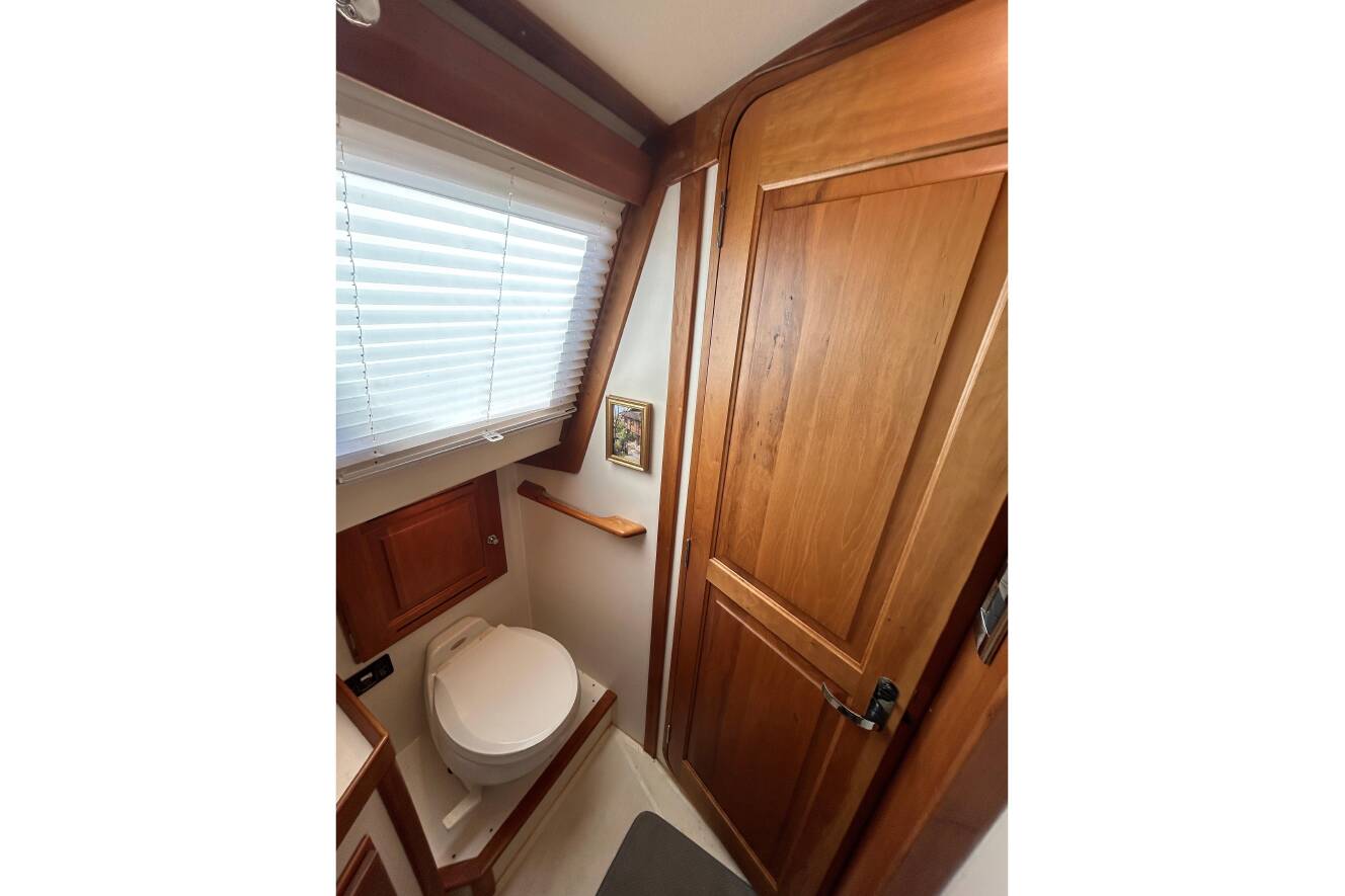 A photo of this 2003 Tartan 4400 LS