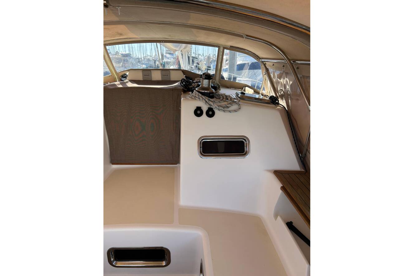 A photo of this 2003 Tartan 4400 LS