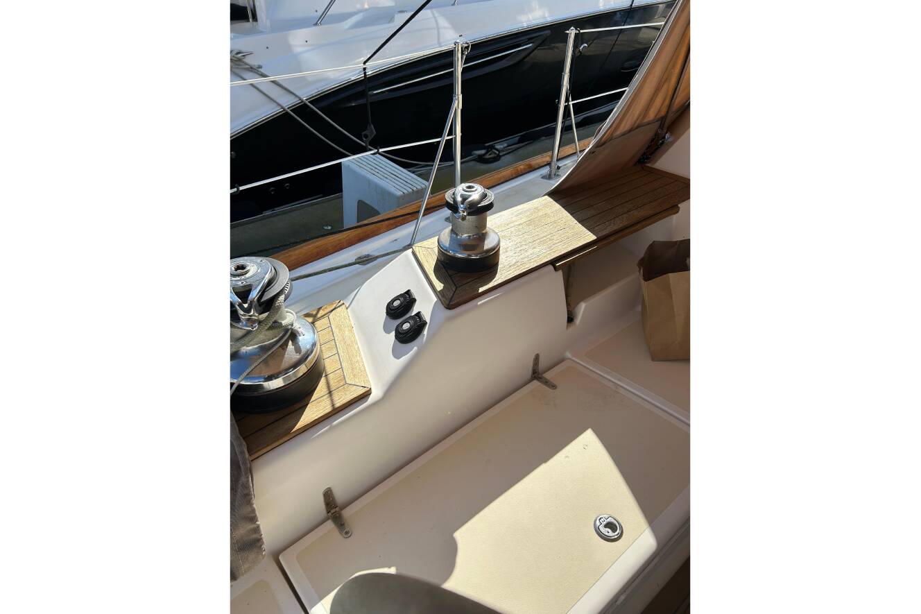 A photo of this 2003 Tartan 4400 LS