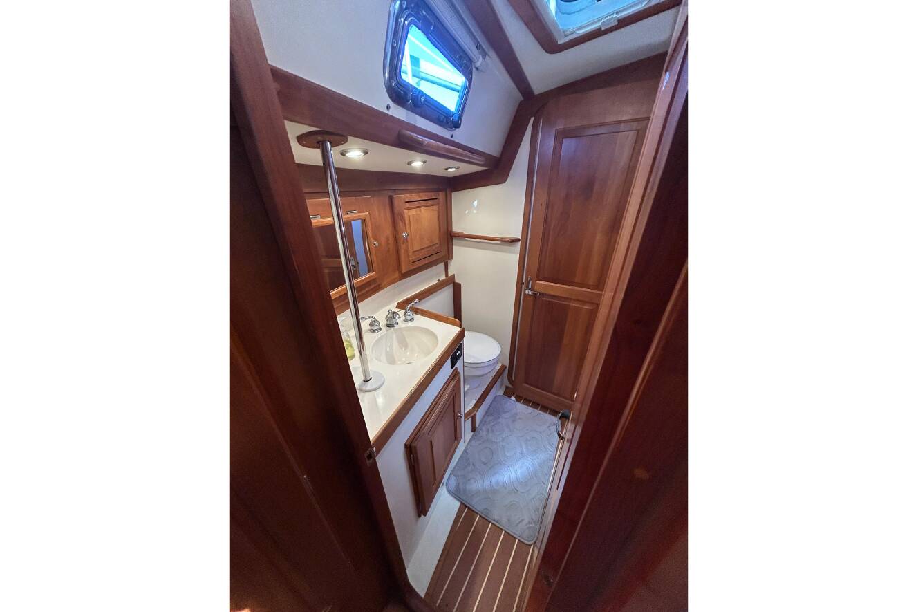 A photo of this 2003 Tartan 4400 LS