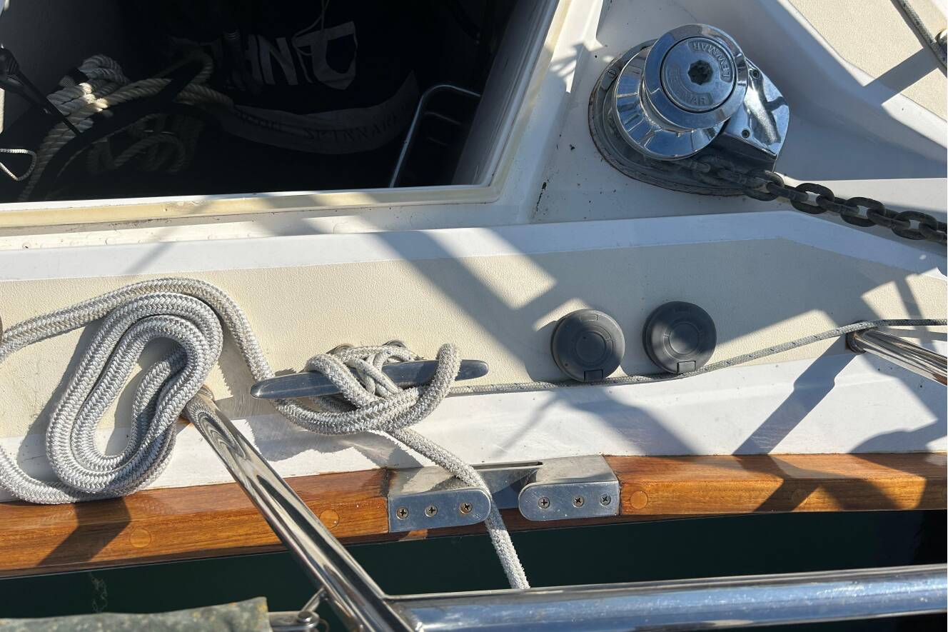 A photo of this 2003 Tartan 4400 LS
