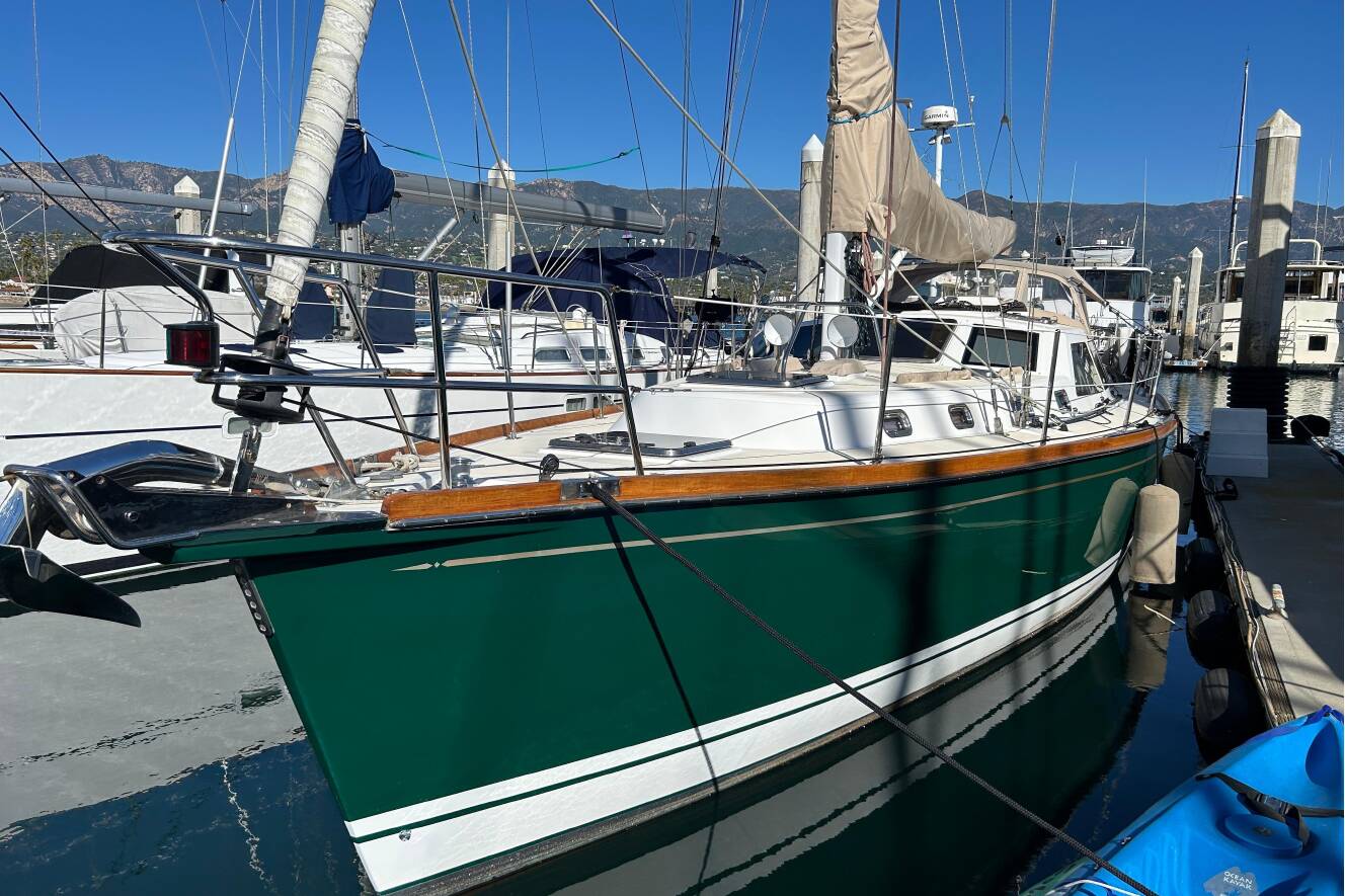 A photo of this 2003 Tartan 4400 LS