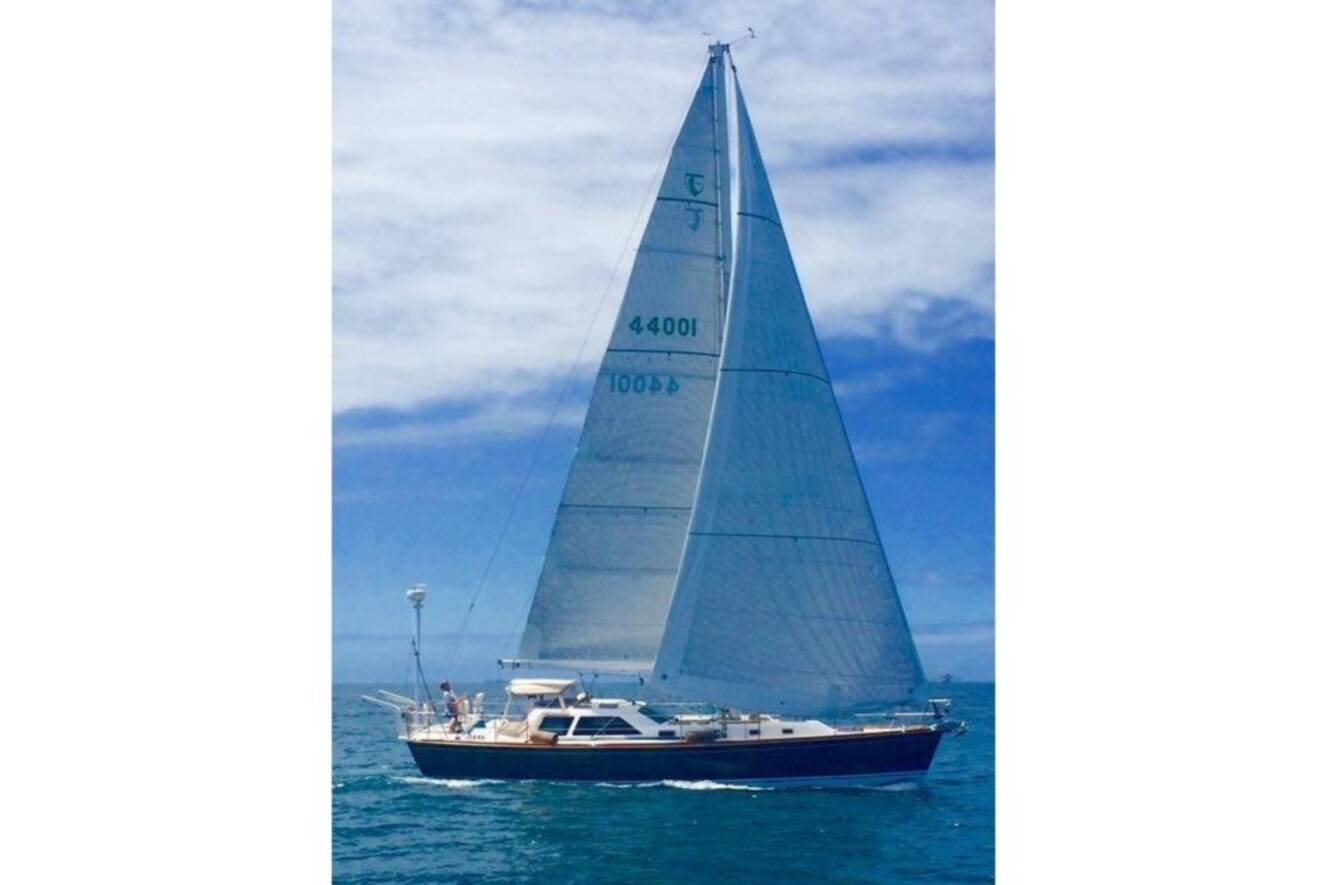 A photo of this 2003 Tartan 4400 LS