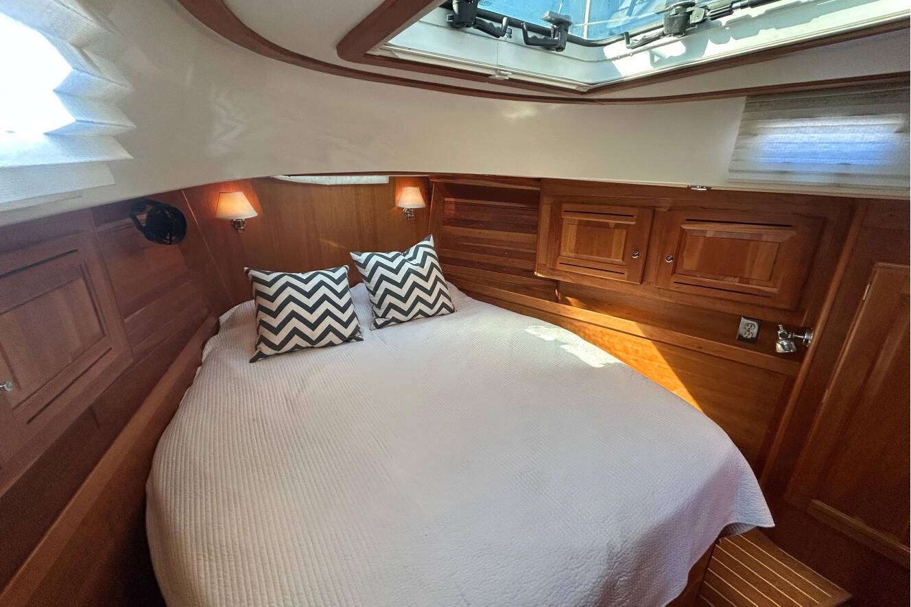 A photo of this 2003 Tartan 4400 LS