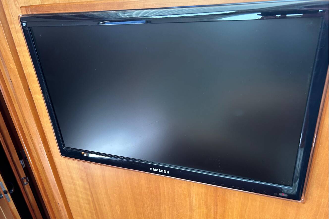 A photo of this 2003 Tartan 4400 LS