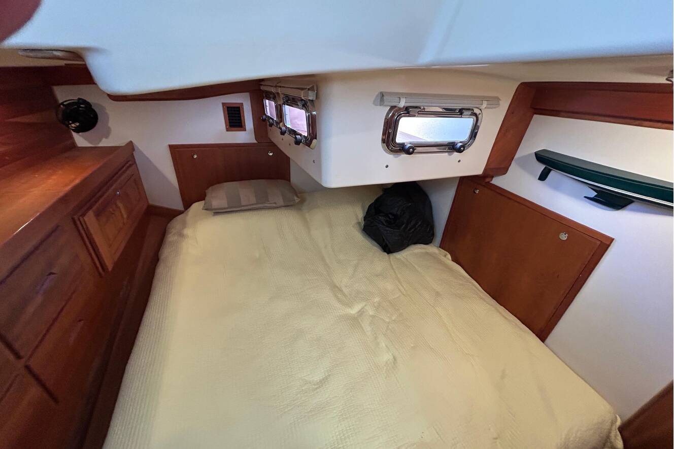 A photo of this 2003 Tartan 4400 LS