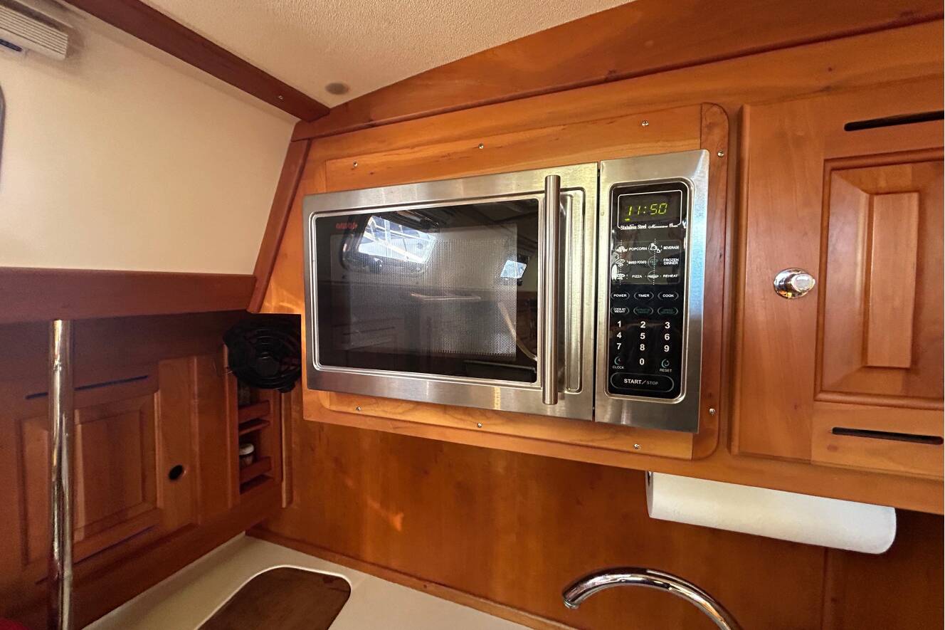 A photo of this 2003 Tartan 4400 LS